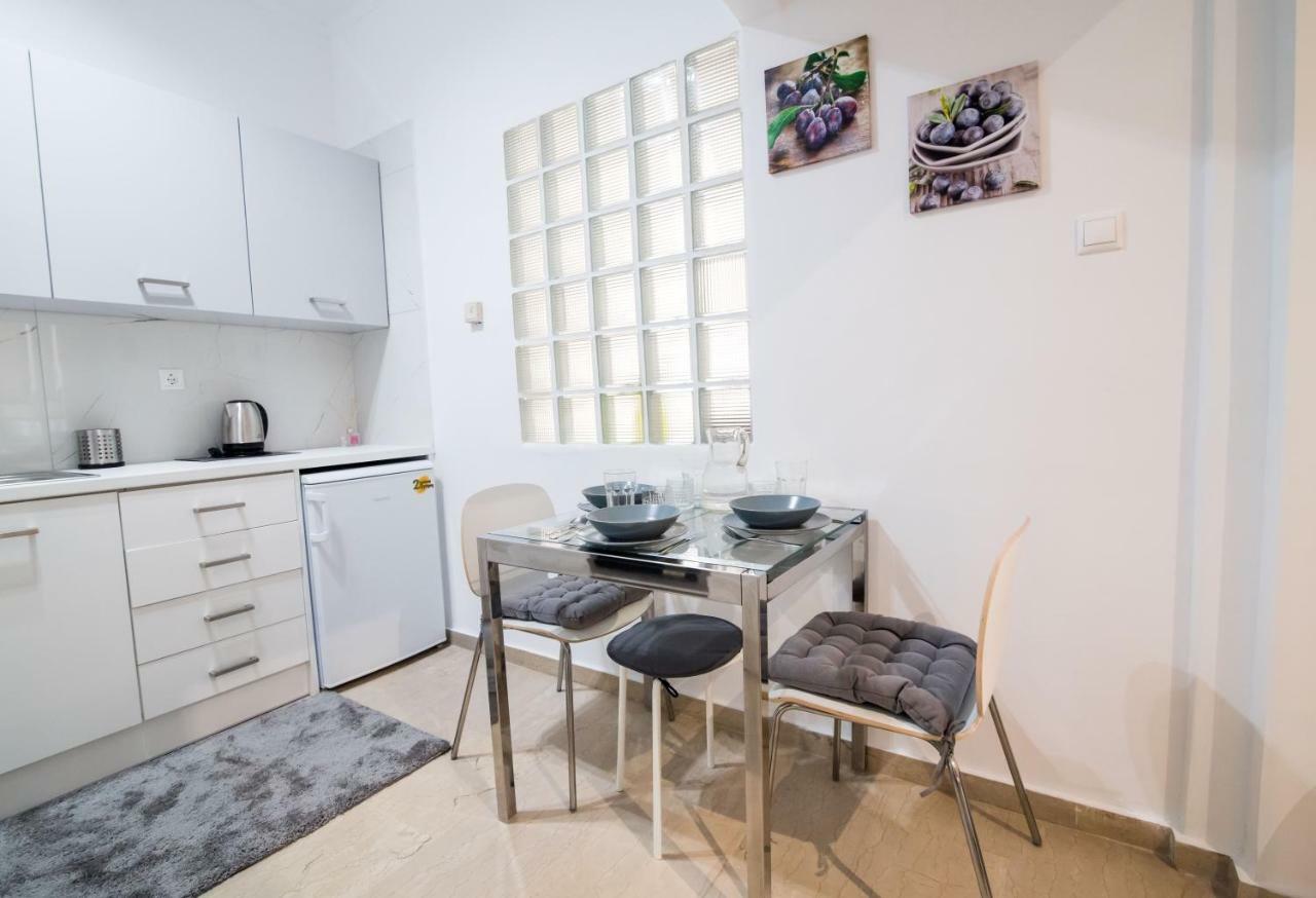 Paradisos Apartmán *