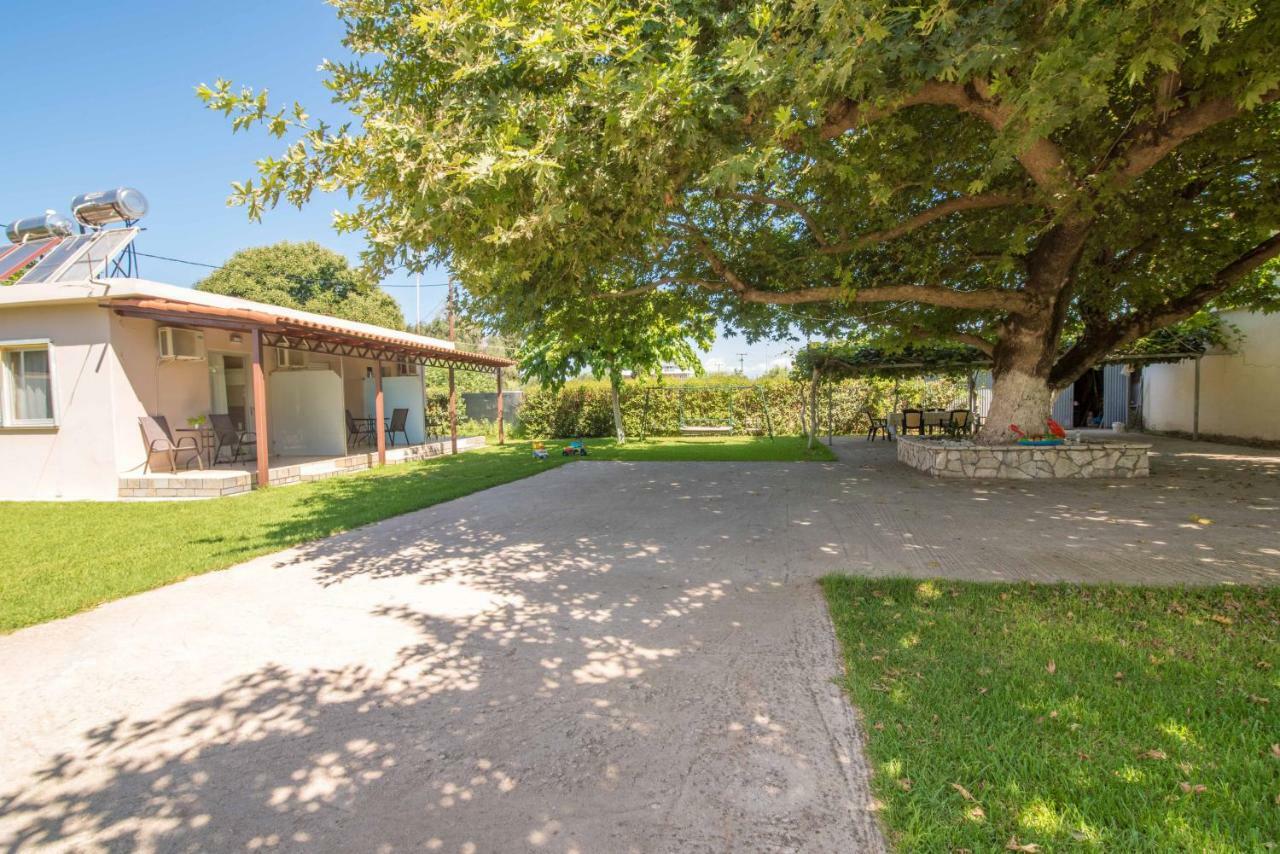 Paradisos Apartmán *